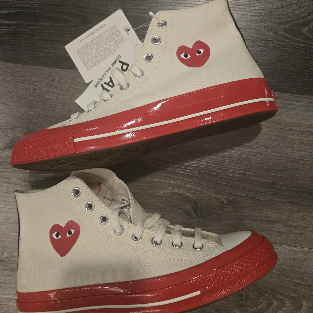 CDC Converse x PLAY Canvas Chuck  Cream with Red Brand New Womens  Size 10 - Picture 2 of 10